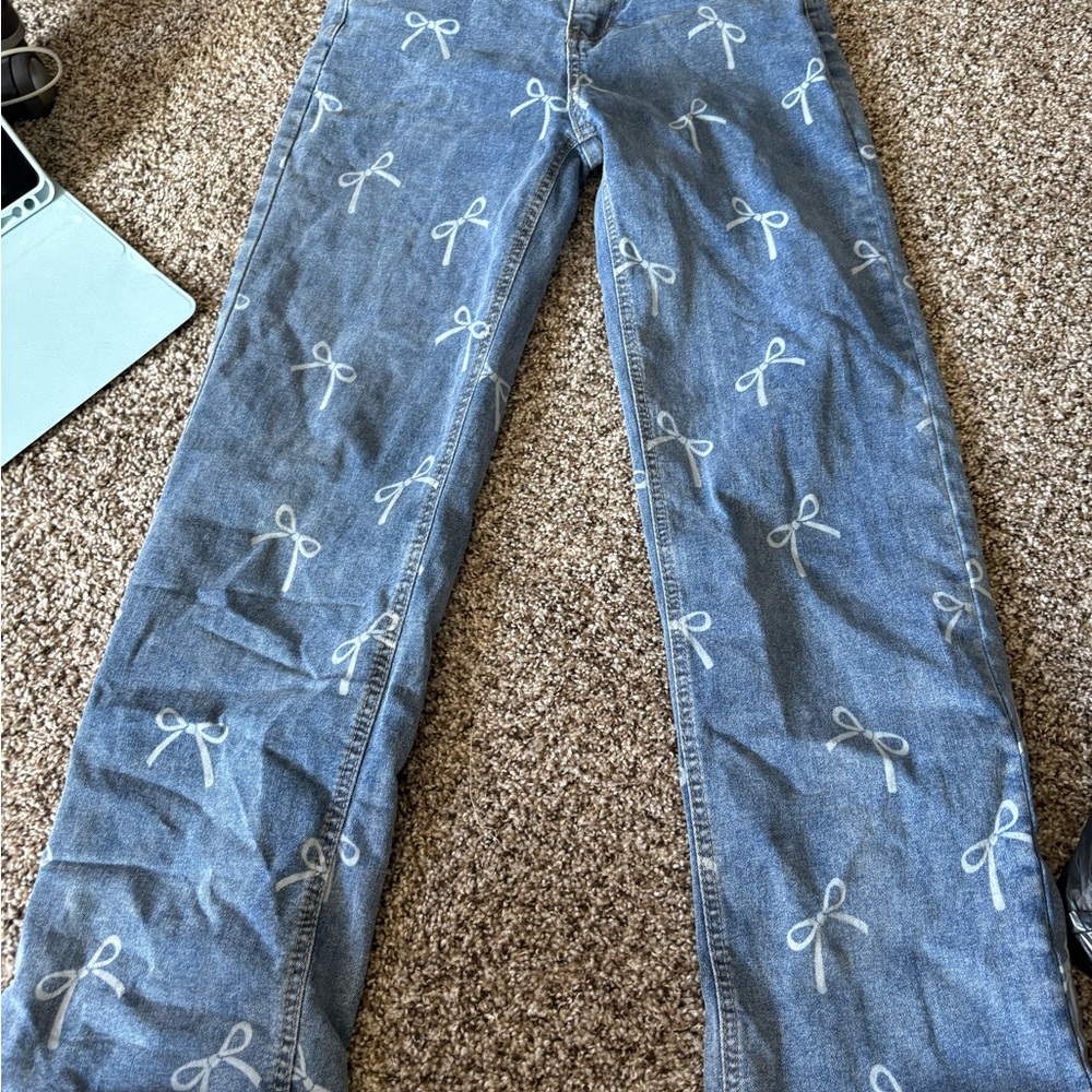 Source Unknown Blue Jeans with Bow Design